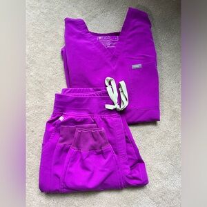 Purple Jolt Figs Scrub Set